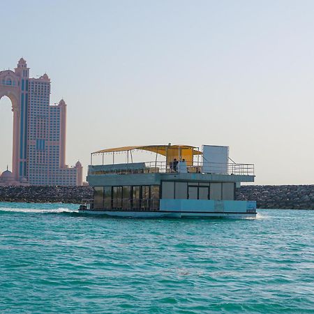 Отель Abu Dhabi Cornish Marina Экстерьер фото